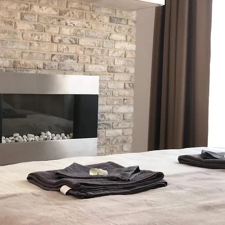 Urban C707, Free Garage Parking 브라티슬라바